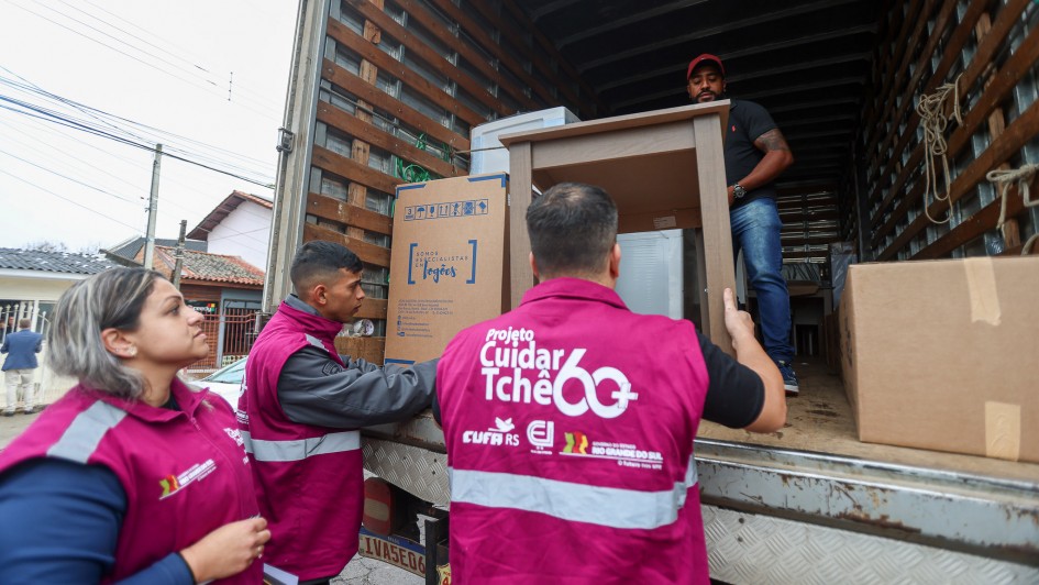 entrega Estado realiza primeira entrega de itens essenciais do projeto Cuidar Tchê 60+