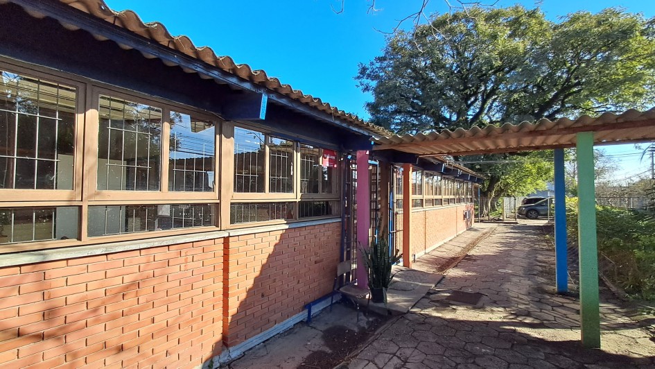 EEEM Areal Ariel Engster manutenção do telhado, revestimentos e instalações elétricas