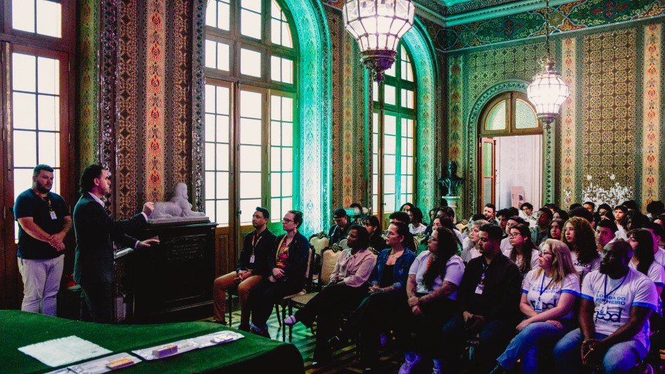 Estado entrega 62 bolsas para jovens multiplicadores dos Centros da Juventude out24 (1)
