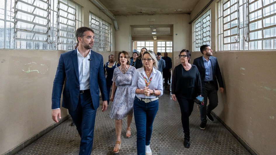 Leite vistoria obras no Instituto Cristóvão de Mendoza, em Caxias do Sul out24