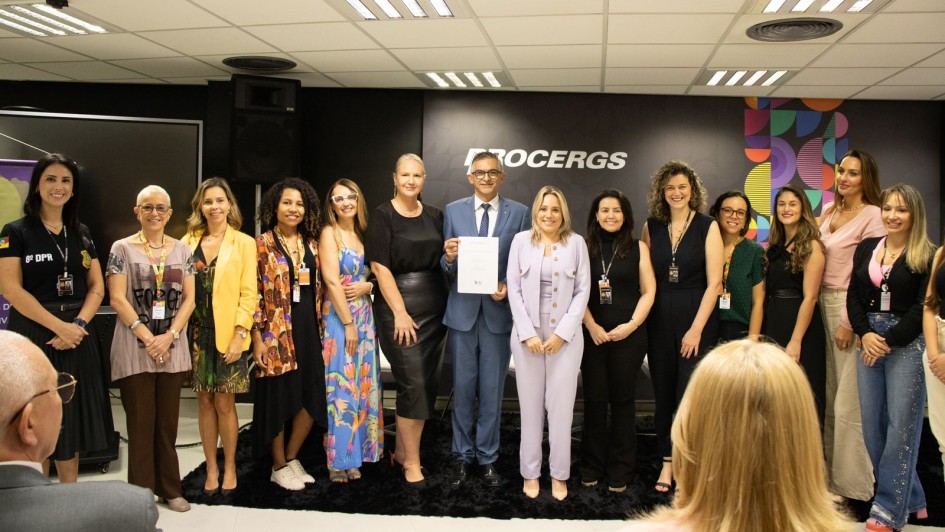 Novo plano estadual de atenção às mulheres privadas de liberdade e egressas do sistema prisional é assinado