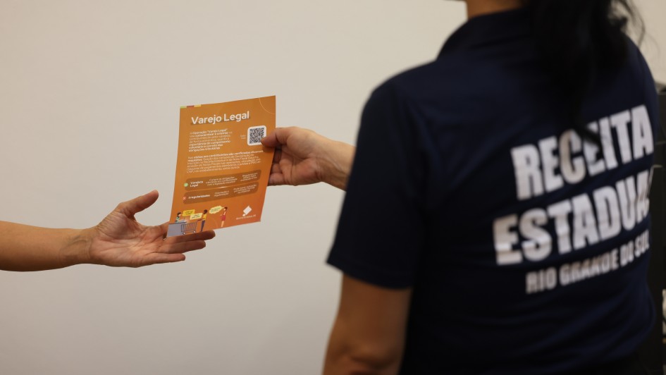 Operação orienta contribuintes em todo o Rs 13 12 24 (1)