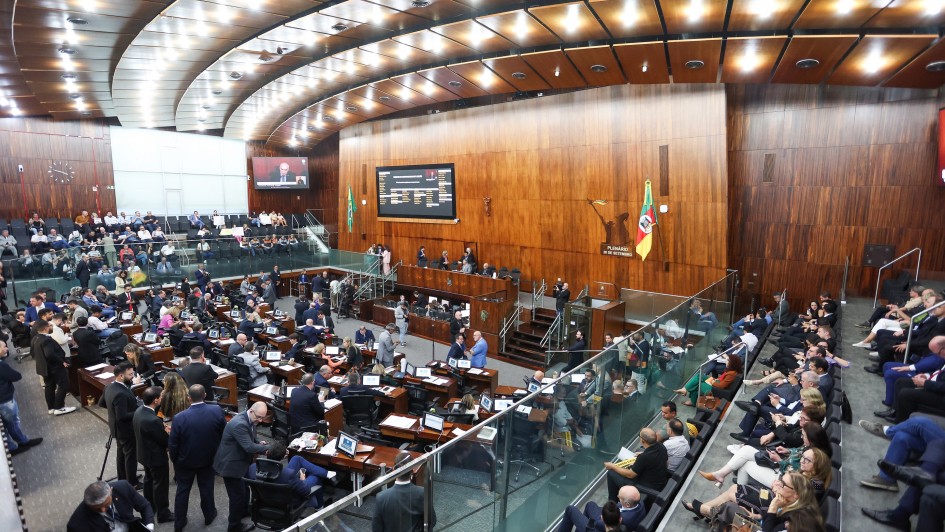 PORTO ALEGRE - RS - BRASIL. 17/12/2024 PORTO ALEGRE - RS - BRASIL - Sessão Plenária ordinária. Ordem do Dia. Foto: Lucas Kloss / ALRS.