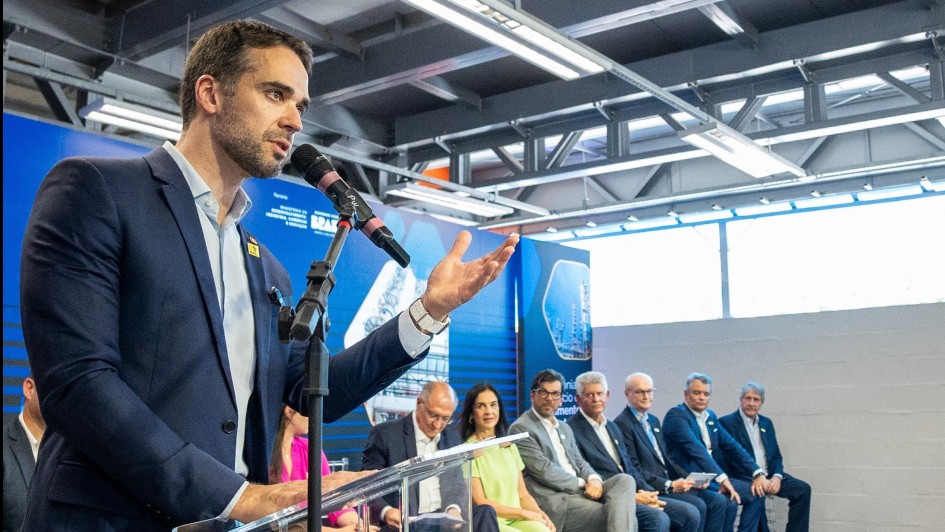 Eduardo Leito durante anúncio de investimentos na indústria química em Triunfo