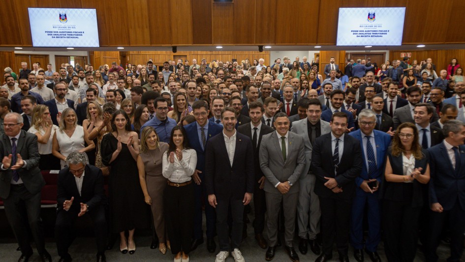 Governador presente na posse dos novos auditores fiscais e analistas tributários da Receita Estadual