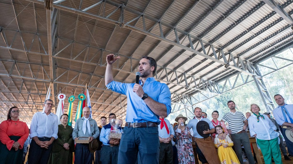 Governador participa de rodeio internacional em Lagoa Vermelha