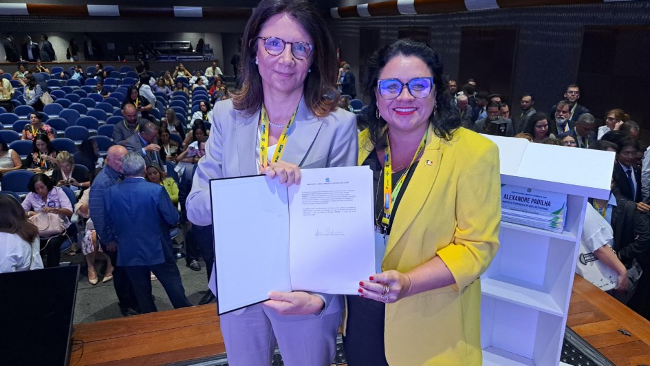 Titular da Sema, Marjorie Kauffmann, durante encontro em Brasília