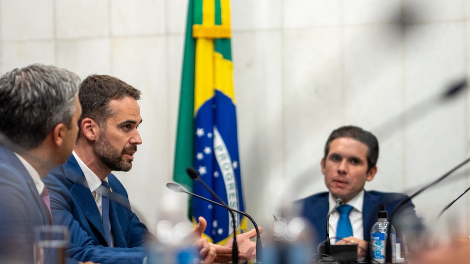Leite em reuni&atilde;o em Bras&iacute;lia com novo presidente da C&acirc;mara dos Deputados 2025