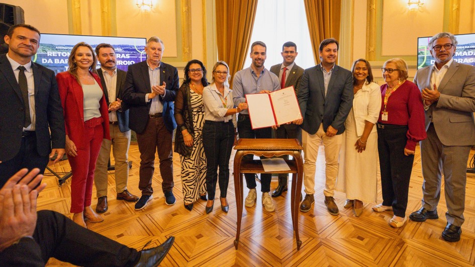 Governador assina retomada das obras na barragem de Taquarembó