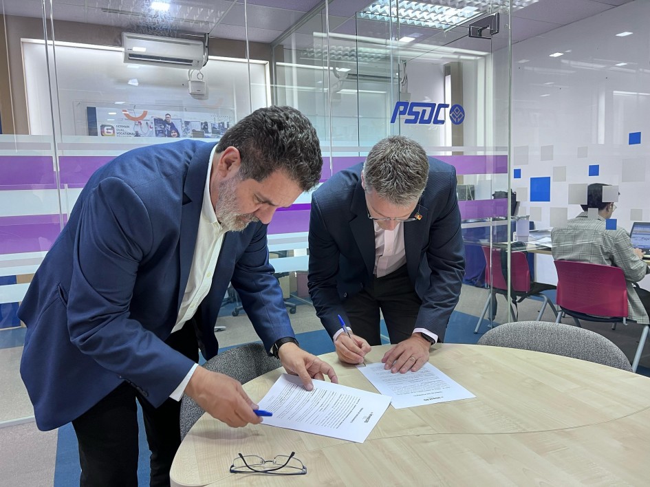 Invest RS assina termo de engajamento com empresa de semicondutores do Estado