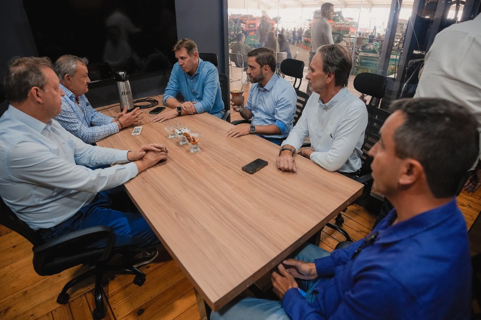 Gabriel Souza defende securitização das dívidas de produtores rurais do Estado em audiência pública na Expodireto