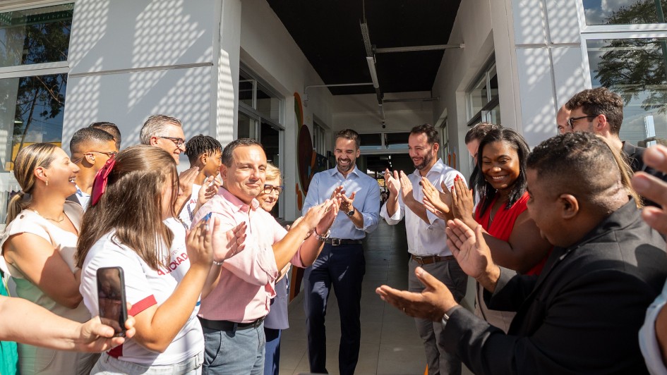 Leite inaugura Centro da Juventude de Alvorada