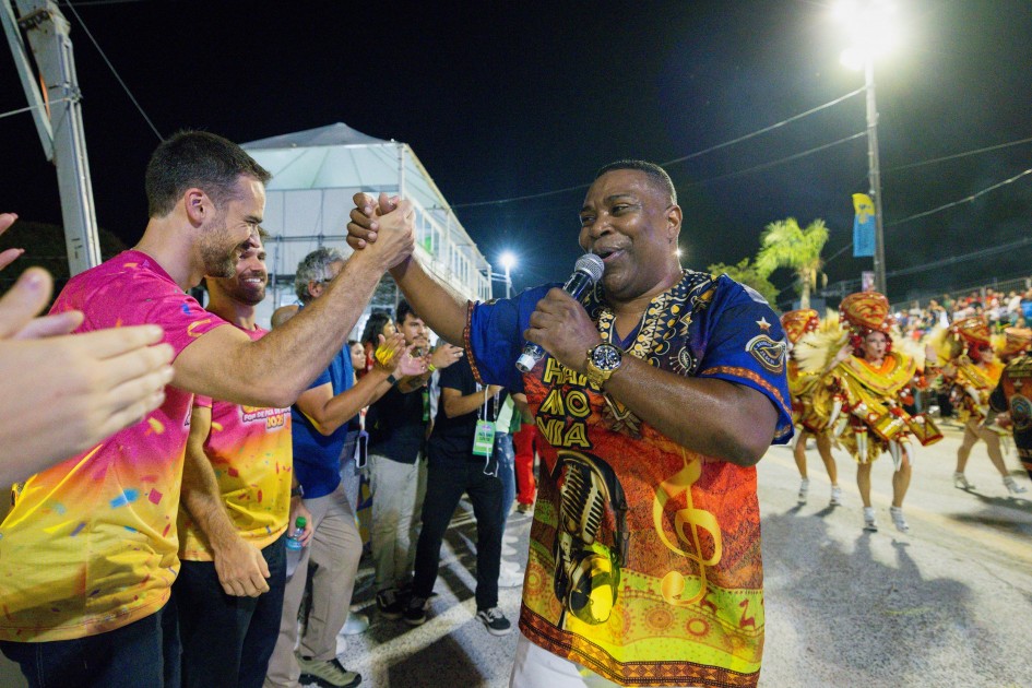 Leite participa do Carnaval de Uruguaiana 2025