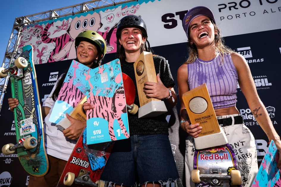 Vencedoras da modalidade Park Feminino na competição de skate na Orla do Guaíba