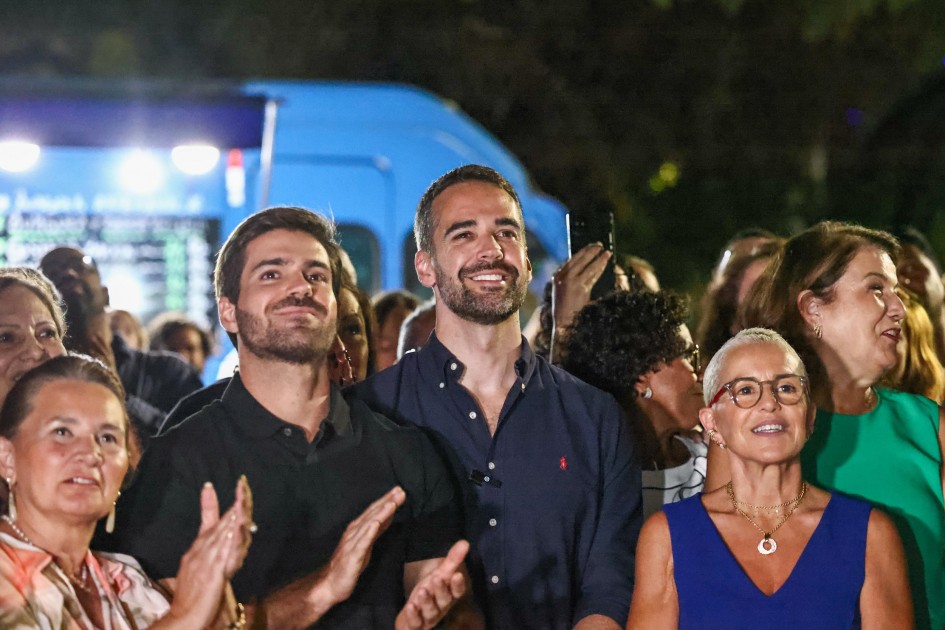 Leite prestigia último espetáculo no Theatro São pedro antes da reforma