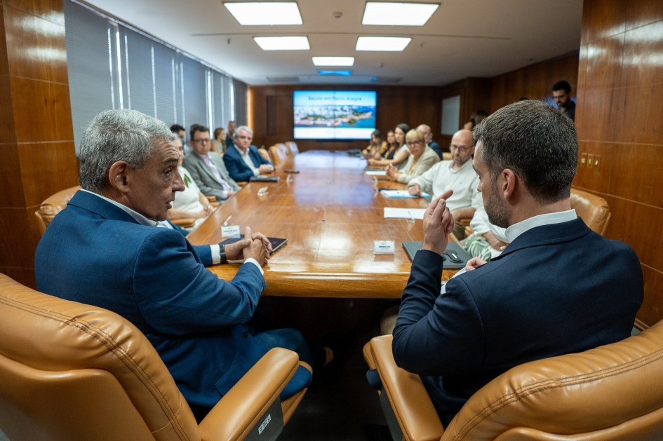 Governador Eduardo Leite se reúne com o prefeito de Porto Alegre, Sebastião Melo