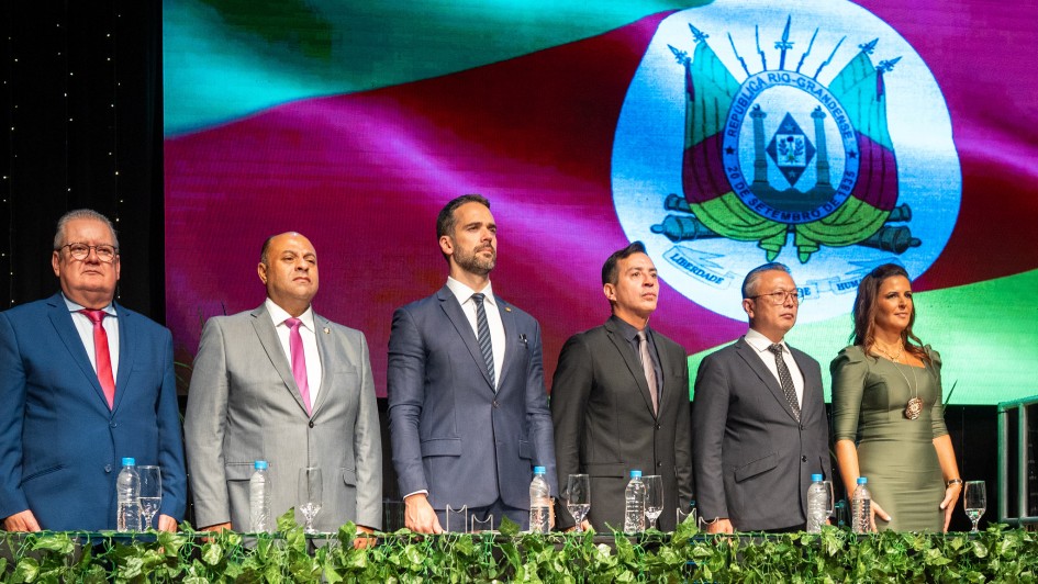 Leite participa da posso de novos delegados