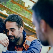 Trecho do trailer do filme sobre a enchente e o trabalho de reconstrução do Estado 