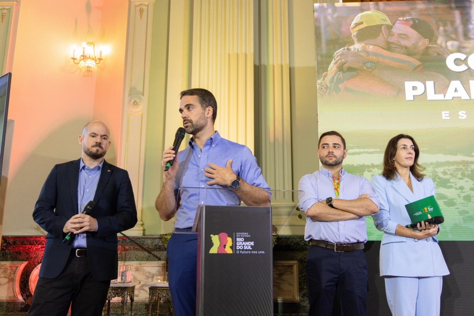 Governador no balanço de um ano da enchente