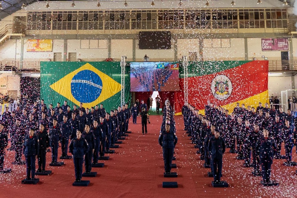 Formatura de 106 bombeiros no Campus da Ulbra em Canoas