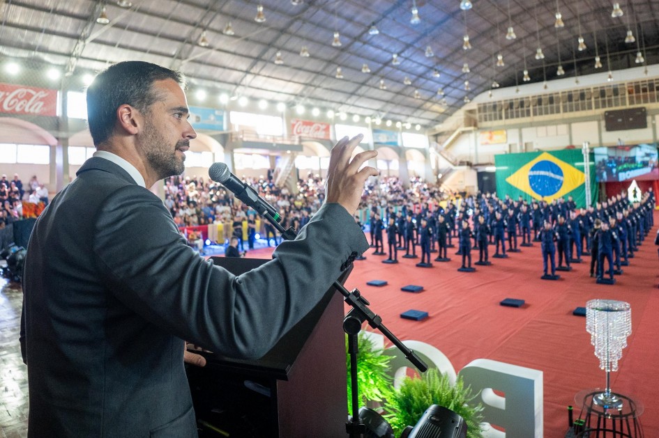 Formatura de 106 bombeiros no Campus da Ulbra em Canoas