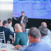 Gabriel Souza detalha investimentos do governo no Vale do Caí em palestra em Montenegro 