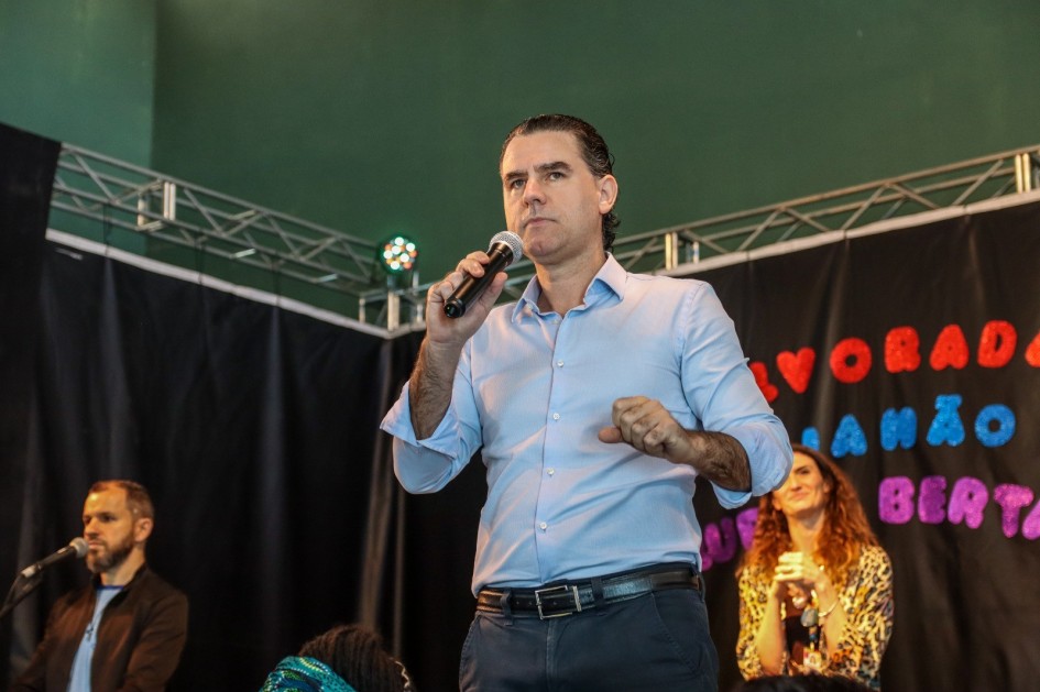 Estado investe R$ 4,7 milhões para pagar bolsa-auxílio aos jovens multiplicadores dos Centros da Juventude 2 Vocês são o caminho para construirmos um futuro mais justo, próspero e igualitário", disse Peruchin.