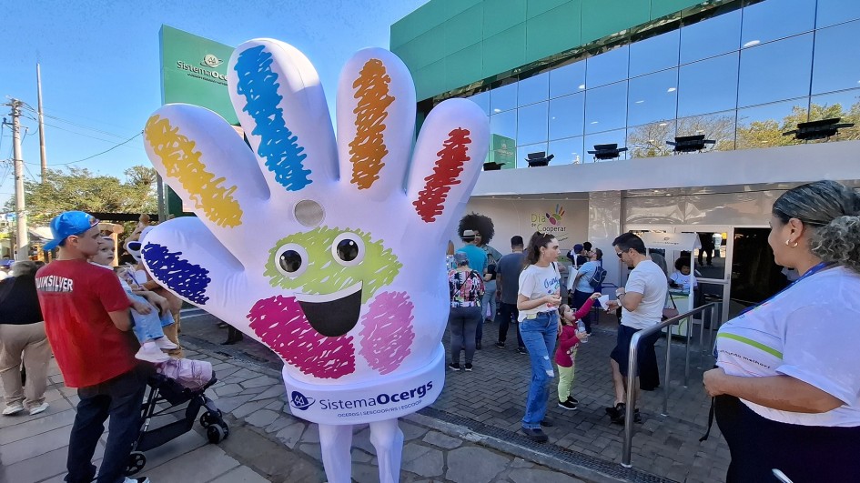 mascote Dia C de Cooperar ocorre pela primeira vez na Expointer ago25
