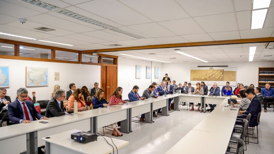 Conselho de Representantes Estaduais debate tarifas dos EUA  desafios fronteiriços 2025
