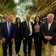 Foto mostra secretário do Turismo, Ronaldo Santini, e outras autoridades.