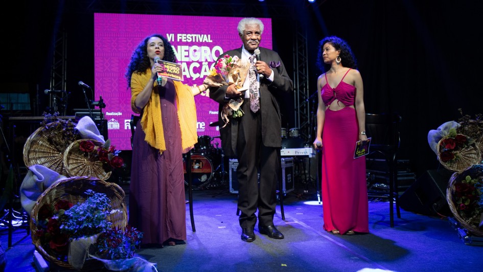 6º Festival Cinema Negro em Ação anuncia premiados em evento que homenageou Tony Tornado.