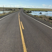 Imagem mostra a estrada pavimentada ERS 566.