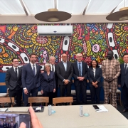 Leite apresenta ações de reconstrução e transição energética do RS em reunião com secretário executivo da ONU para