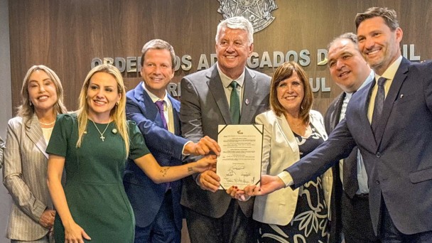 IPE Sa&uacute;de e OAB RS assinam contrato para oferta de plano de sa&uacute;de aos advogados associados