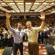 Foto mostra governador Eduardo Leite ao lado do secret&aacute;rio Eduardo Loureiro