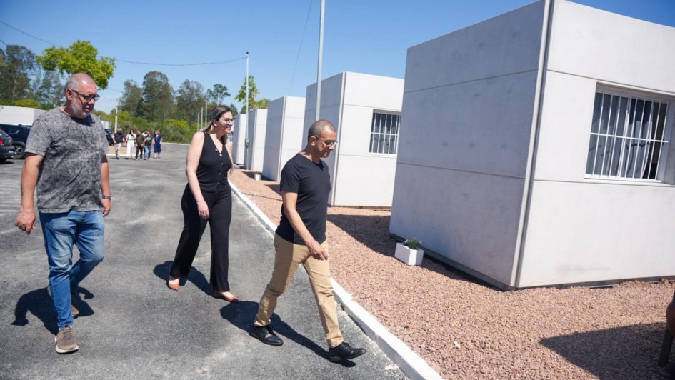 Foto de entrega de moradias tempor&aacute;rias em Eldorado do Sul