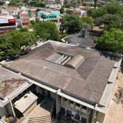 Imagem a&eacute;rea mostra o telhado do Hemocentro.