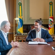 Eduardo Leite reassume o governo do Rio Grande do Sul 