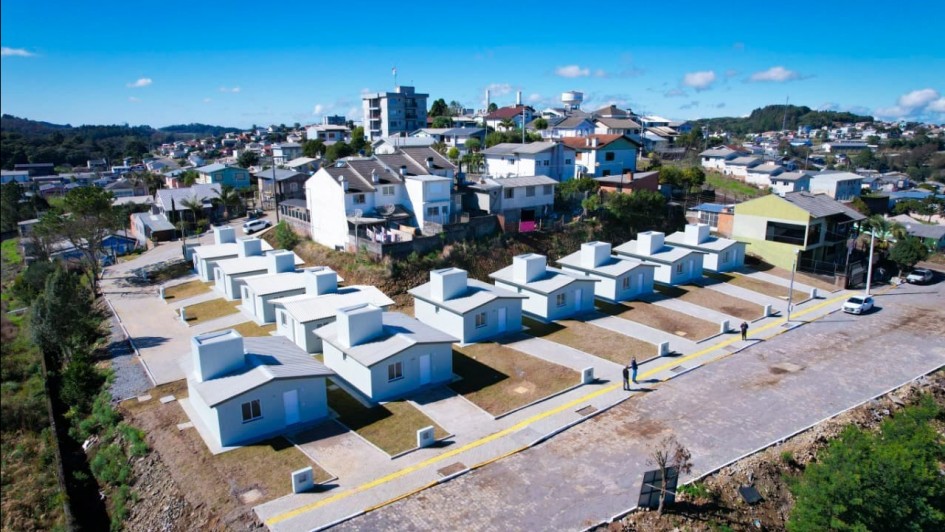 Imagem &aacute;rea mostra conjunto habitacional de cima.