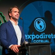 Governador Eduardo Leite discursa no lan&ccedil;amento da Expodireto Cotrijal.