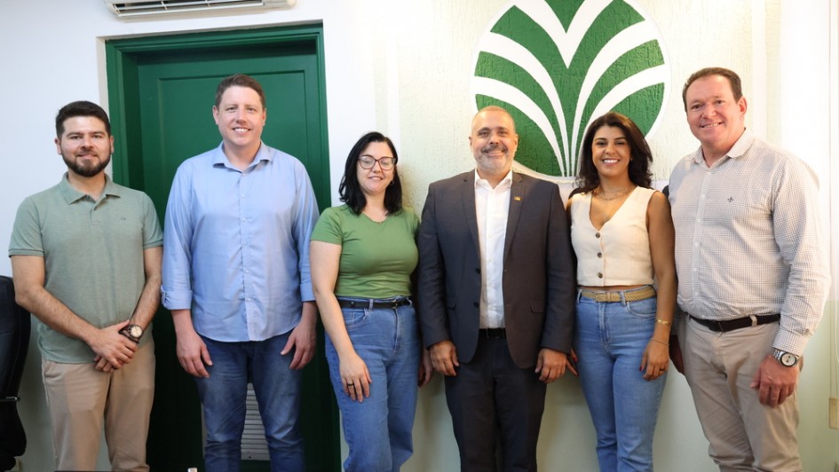 Reuni&atilde;o na sede da Fetag RS