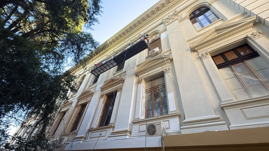 Obra no col&eacute;gio Paula Soares.