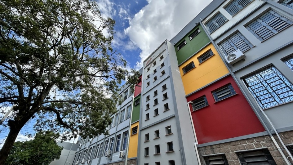 Fachada do Col&eacute;gio Estadual Prot&aacute;sio Alves