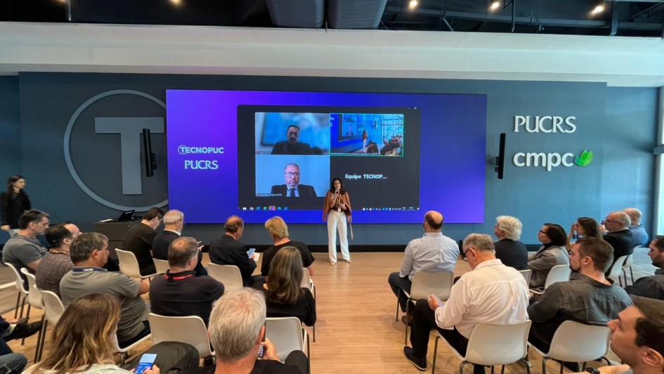 Foto de lan&ccedil;amento de evento pelo governo do Estado e pelo Tecnopuc