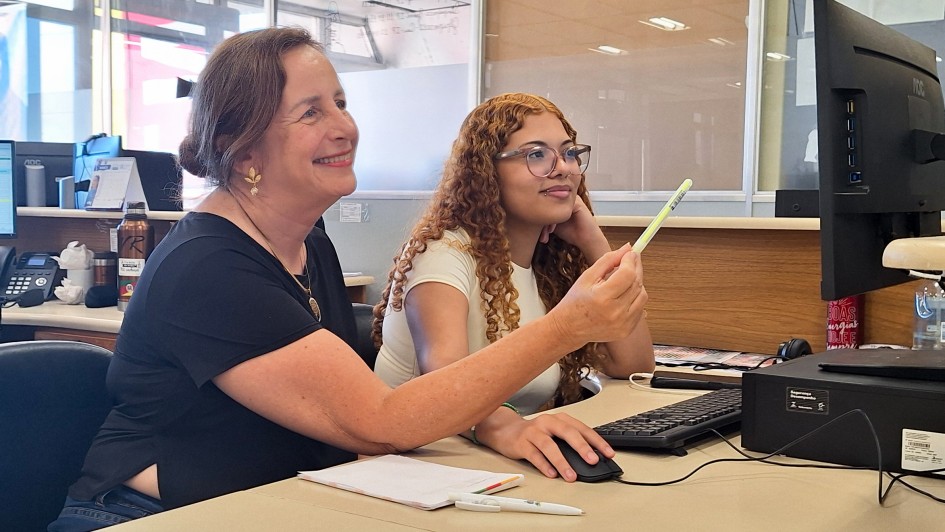 Jovens aprendizes do Programa Partiu Futuro Reconstru&ccedil;&atilde;o iniciam atividades no governo do Estado