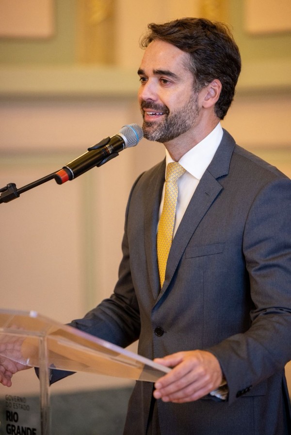 Leite   Governador Eduardo Leite recebe homenagem da Procuradoria Geral do Estado mar26