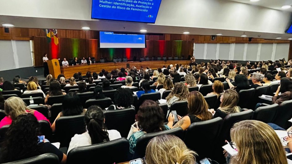 Encontro estadual de mulheres, no audit&oacute;rio do Minist&eacute;rio P&uacute;blico, em Porto Alegre