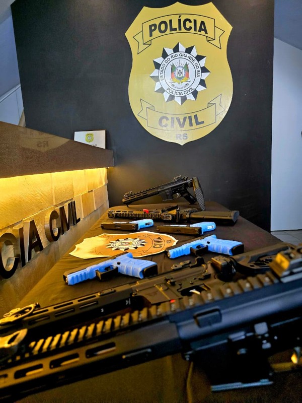 Foto de armas entregues para a Polícia Civil