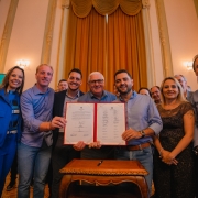Gabriel Souza celebra conv&ecirc;nios do Programa Rotas de Resili&ecirc;ncia com 22 munic&iacute;pios   mar26