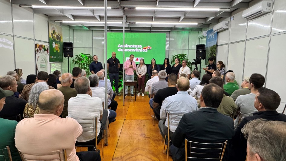 Asssinaturas ocorreram na Expoagro em Rio Pardo mar26